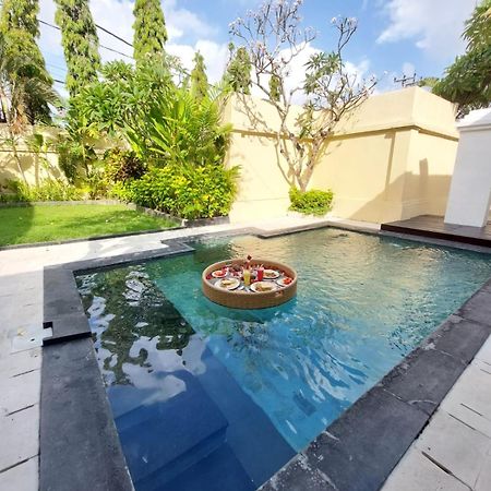The Tukad Villa Seminyak  Luaran gambar