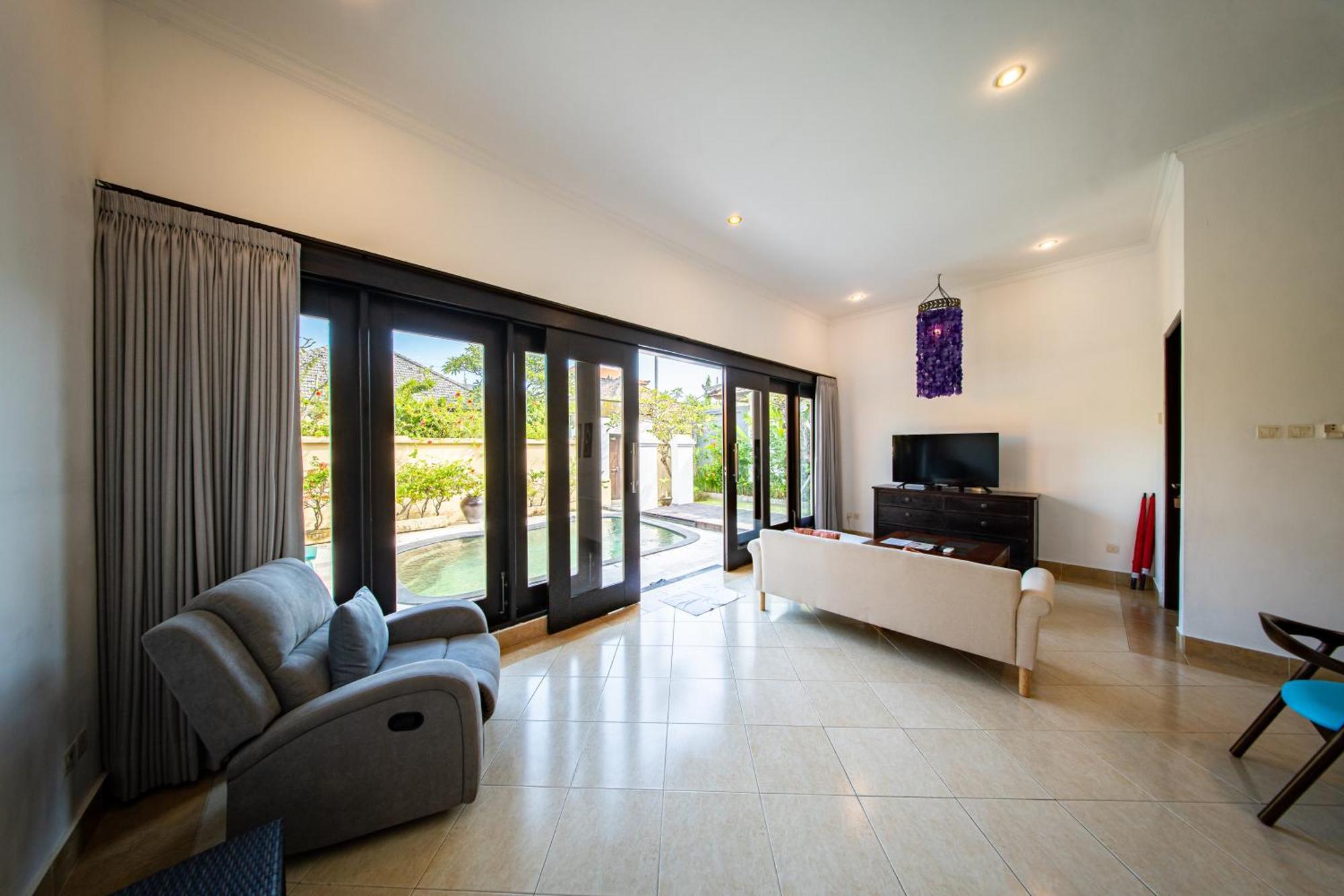 The Tukad Villa Seminyak  Luaran gambar